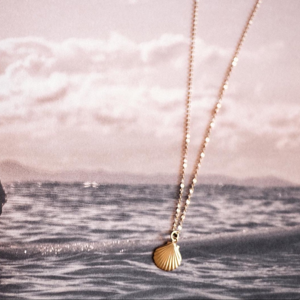 14k Yellow Gold Filled Tiny Dainty Sea Shell Charm Necklace - Picture 4 of 8
